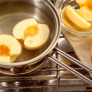 MELE AL GRAND MARNIER E AMARETTI (STEP 1)