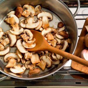 SPEZZATINO DI TONNO E FUNGHI (Step 1) - L2689