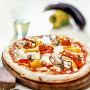 PIZZA POMODORO, MOZZARELLA, FUNGHI, SCAMORZA, VERDURE GRIGLIATE  - S0203048