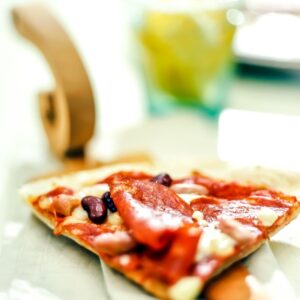 PIZZA CON SALAME E FAGIOLI - S 02 03 056