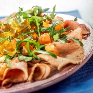 ROAST BEEF CON RUCOLA POMODORI E GELATINA - S0505212