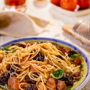 SPAGHETTI POLLO E PRUGNE