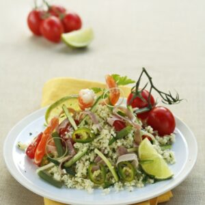 COUS COUS CON POMORORI FAGIOLINI ZUCCHINE PEPERONCINO PICCANTE VERDE STRISCIOLINE DI PROSCIUTTO COTTO GAMBERI LIME PREZZEMOLO - 1121