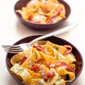 PAPPARDELLE CON MASCARPONE E SPECK ALLA VODKA - S 24 04 071 - 77342
