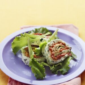 ROLLÈ DI FORMAGGIO AL PREZZEMOLO CON PROSCIUTTO COTTO SALSA DI PEPERONI ROSSI E GIALLI FRITTATA - 1137