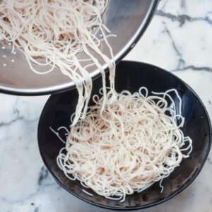 NOODLE DI RISO SALTATI - (STEP 4) - S 0705092 - 4631