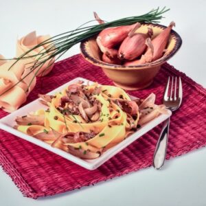 NIDI DI PAPPARDELLE IN SALSA DI SCALOGNI AL PEPE VERDE - S 2304500 - 4885