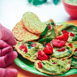 NACHOS CON GUACAMOLE E POMODORINI ALLA MENTA - S 2304684 - 6306