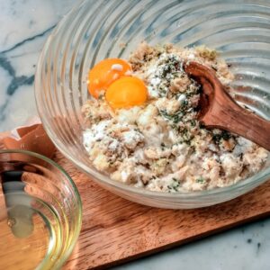 SFORMATO DI BRANZINO CON RAGÙ DI CARCIOFI E RADICCHIO (Step 1) - S 2304144 - 6404