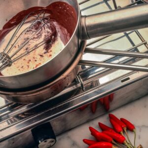 SFOGLIATELLE DI MELE CON SALSA AL CIOCCOLATO PICCANTE (STEP 4) - S 2304960