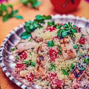 TAGLIATA DI SALMONE ALLA GRIGLIA CON CUSCUS AL CRESCIONE - S 2304215 - 8367