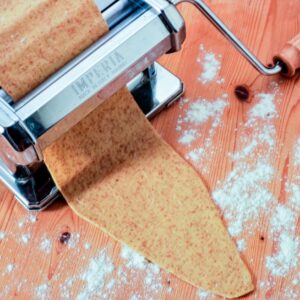 PAPPARDELLE AL PESTO CON MANDORLE E POMODORINI SECCHI (Step 2) - S 2503444 - 1598