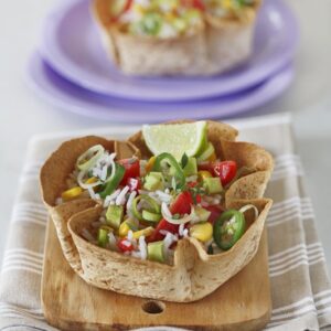CESTINI DI TORTILLAS CON RISO BASMATI POMODORI AVOCADO MAIS PEPERONI PORRI LIME PEPERONCINO PICCANTE - 1235