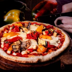 PIZZA POMODORO, MOZZARELLA, FUNGHI, SCAMORZA, VERDURE GRIGLIATE - S0103051 - 5227