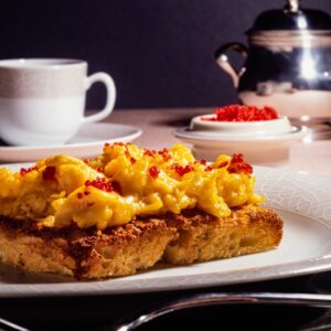TOAST CON UOVA STRAPAZZATE E CAVIALE - S142880 - 2709