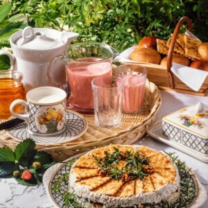 RINFRESCO ALLE FRAGOLE TORTA DI FORMAGGIO ALLE ERBE - GR2420 - 2835