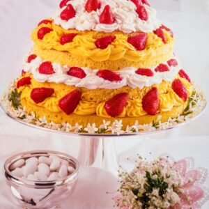 TORTA GIALLA ALLE FRAGOLE - 8875
