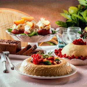 PESCHE STREGATE RIPIENE DI GELATO, MATTONELLA AL CAFFÈ, CIAMBELLA GELATA ALLA FRUTTA, BOMBA DELICATA AL LAMPONE - S138870 - 8897