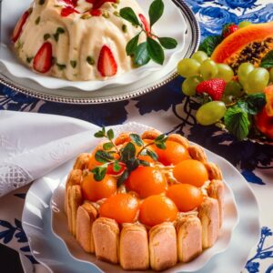 CHARLOTTE ALLE PESCHE, BUDINO DI PANNA, FRAGOLE E PISTACCHI - 8914