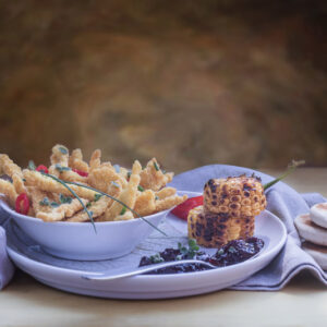 STRACCETTI DI POLLO IMPANATI AL MAIS CON CONFETTURA DI MIRTILLI ALLA MAGGIORANA - 9307