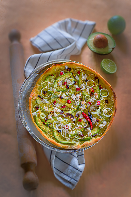 FOCACCIA CON LIME AVOCADO PORRI E POLA DI GRANCHIO - 0470