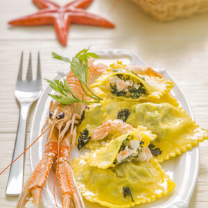 RAVIOLI CON SCAMPI E BIETE – GT6J3221