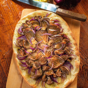 FOCACCIA CON CIPOLLE E E FUNGHI - 8814