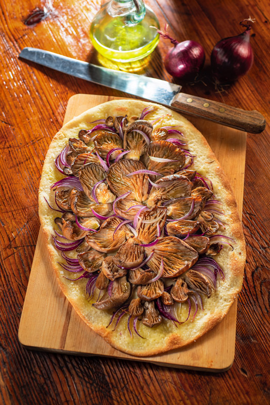 FOCACCIA CON CIPOLLE E E FUNGHI - 8814