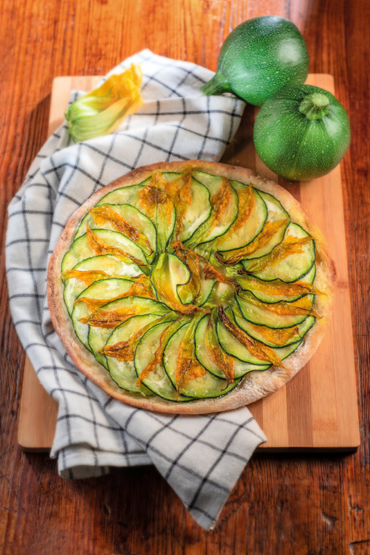 FOCACCIA CON ZUCCHINE TONDE EFIORI DI ZUCCHINA - 8819