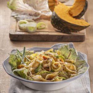 CONCHIGLIE CON RADICCHIO VARIEGATO ZUCCA PORRI E PEPE - 4717