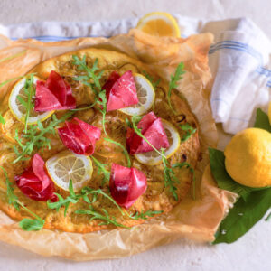 FOCACCIA CON LIMONI AGLIO RUCOLA E BRESAOLA - 0465