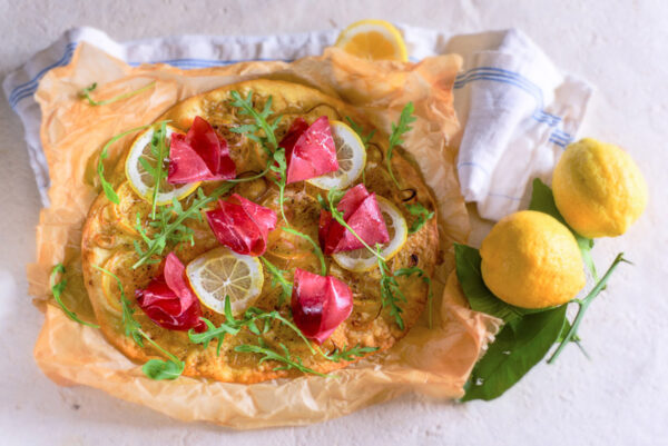 FOCACCIA CON LIMONI AGLIO RUCOLA E BRESAOLA - 0465