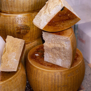 FORME DI PARMIGIANO REGGIANO - 6120