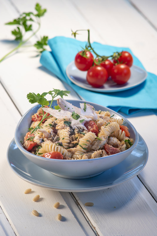FUSILLI AL DENTICE CON POMODORI CAPPERI PANGRATTATO - 4682