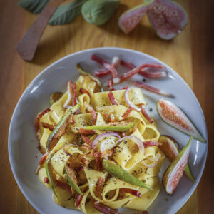 PAPPARDELLE CON PROSCIUTTO CRUDO E FICHI - 9198