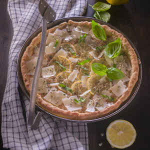 TORTA SALATA CON PECORINO PANNA UOVA LIMONI BASILICO E PEPE BIANCO - 4846