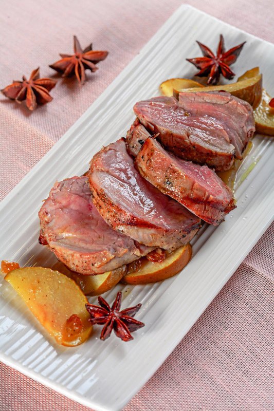 LONZA DI MAIALE CON MIELE E ANICE STELLATO E MELE - 1371