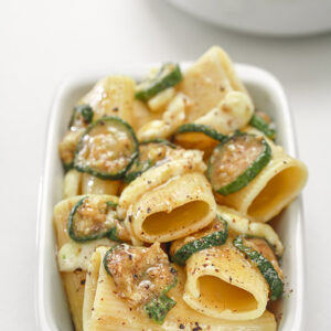 RIGATONI CON ZUCCHINE E UOVA - 5815