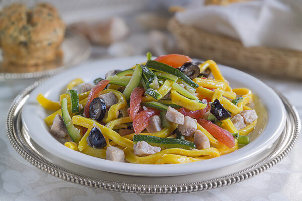 MACCHERONI ALLA CHITARRA CON ZUCCHINE SPADA E OLIVE - GT6J2966