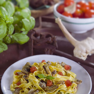 FETTUCCINE CON ARSELLE E CARCIOFI  - GT6J3083