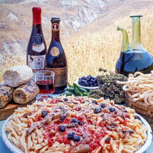 CASERECCE CON POMODORO, OLIVE, FUNGHI, PECORINO - 2322