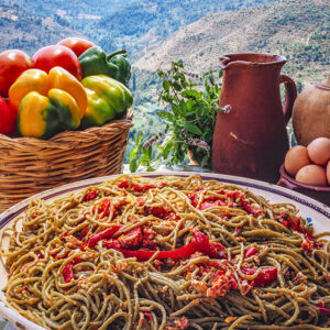 SPAGHETTI AGLI SPINACI, PEPERONI, UOVA, MENTA - EP1457 - 2328