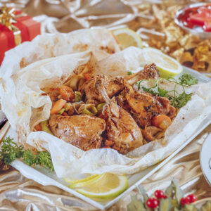 POLLO AL CARTOCCIO CON VERDURE E SALSA PICCANTE - S6200 - 8425