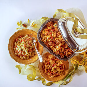TORTELLI CON SPEZZATINO RAGÙ E POMODORO - 131461