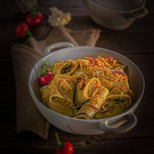 PACCHERI RIPIENI  DI CAVOLFIORE PEPERONCINI E CURCUMA - 3704