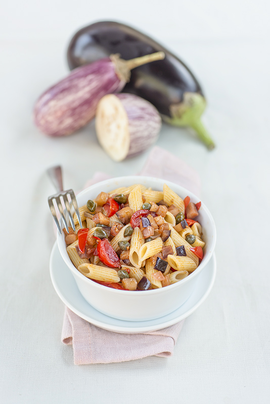 PENNE CON MELANZANE CAPPERI POMODORINI - 6939