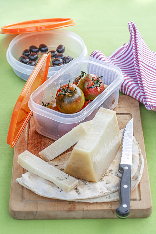 PICNIC - PECORINO SARDO  POMODORI CAMONE OLIVE NERE - 4733