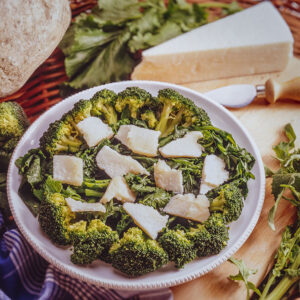 BROCCOLETTI E CIME DI RAPA CON SCAGLIE DI PECORINO - S479501 - 4934