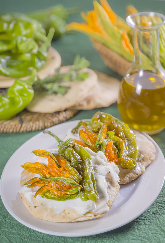 PIZZETTE CON AROMI AI FIORI DI ZUCCA E PEPERONCINI - GT6J1025