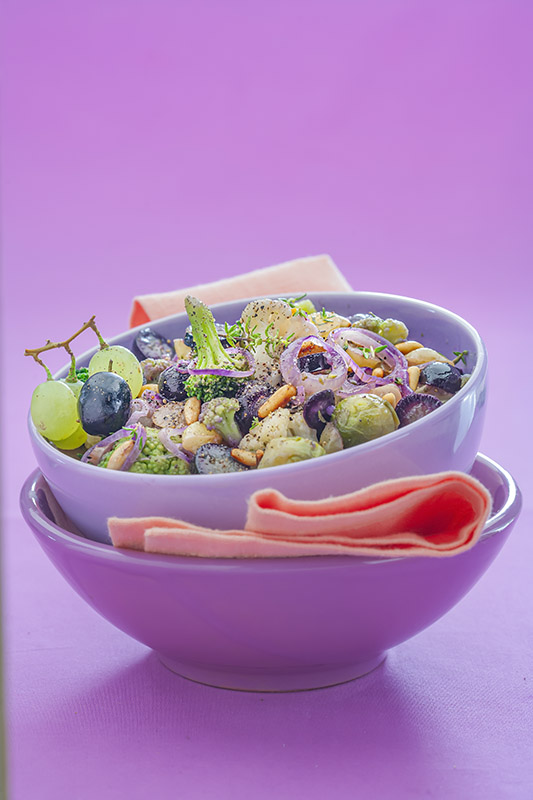 CON QUALCHE CHICCO D'UVA - INSALATA DI CAVOLINI DI BRUXELLES BROCCOLI CAVOLFIORI E UVA - 7228